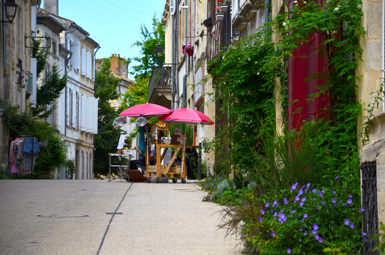 Rue Armand Caduc et place de la Libération