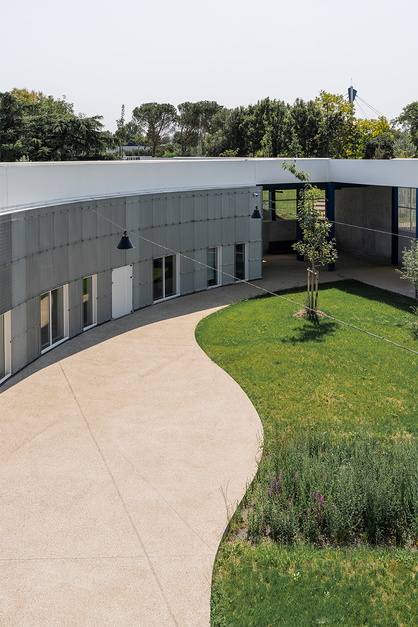 Cour intérieure_plaine des sports de Petit-Quevilly- Stephane-ABOUDARAM-WEARECONTENTS